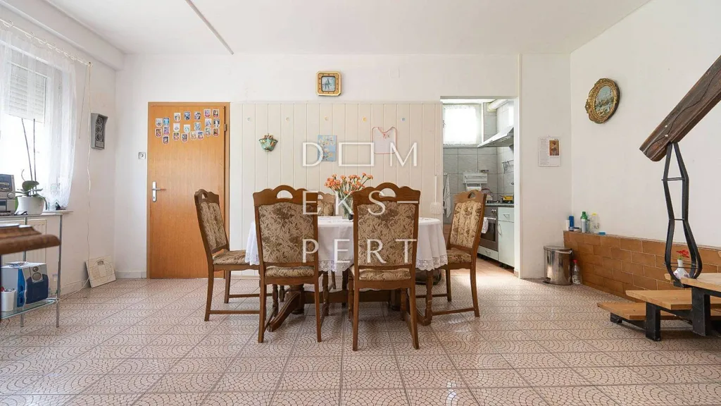 Salle à manger - Family House with Garden in Šimunčevec, Sesvete