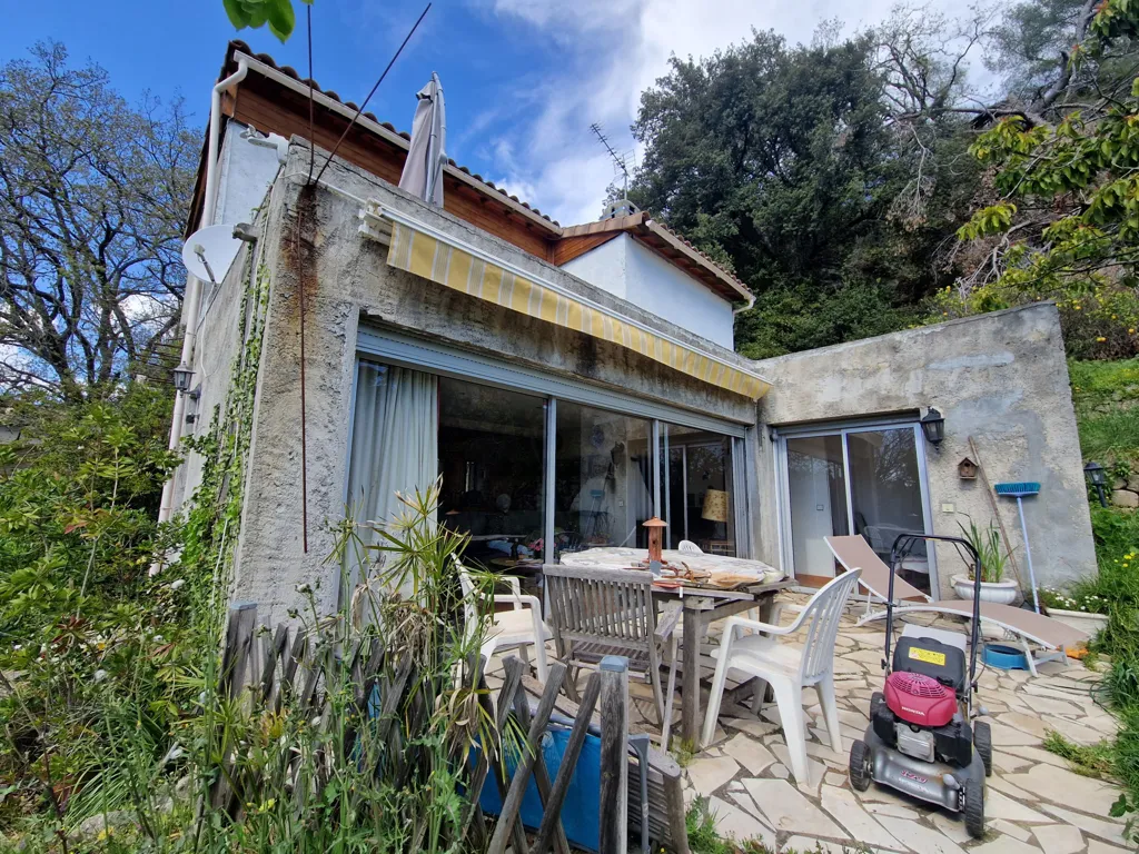 Terrasse - Villa à Rénover avec Vue Mer à Biot