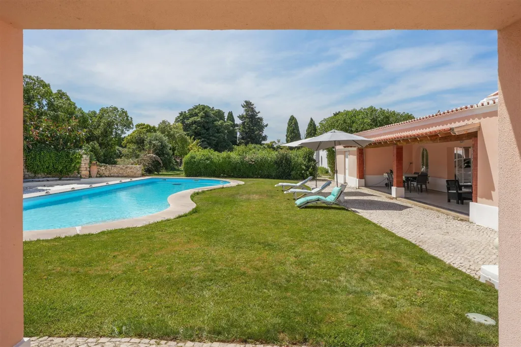 Piscine - Renovated Villa with Pool in S. Pedro do Estoril