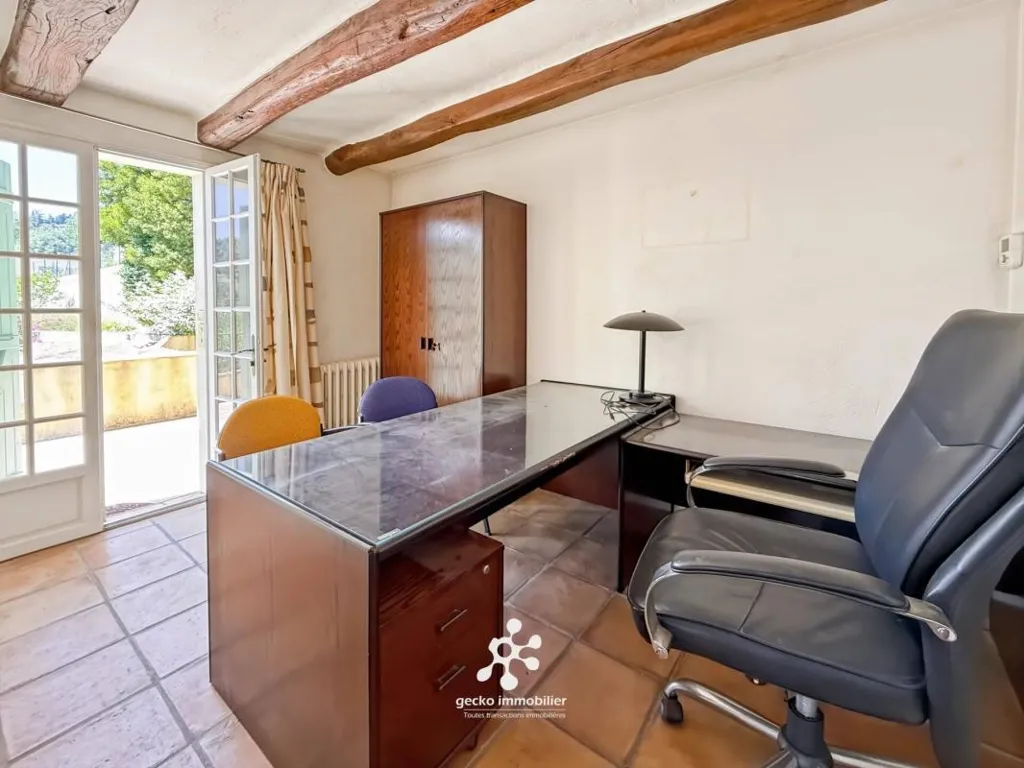 Kabinet - House with Terrace and Garden in Vence