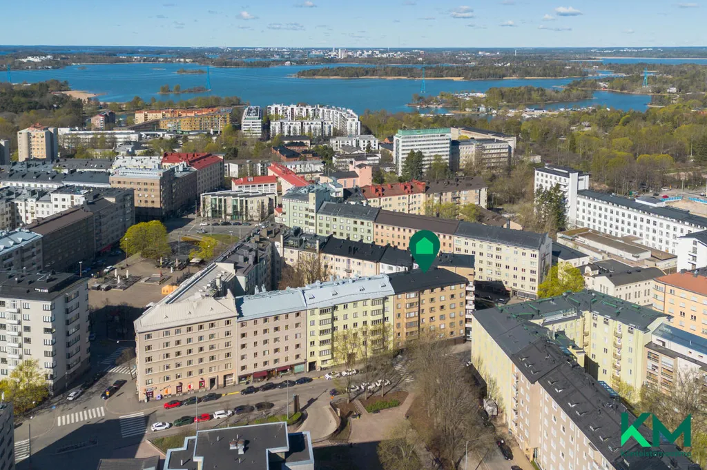 Aerial - Upper Floor Apartment with Park View in Töölö
