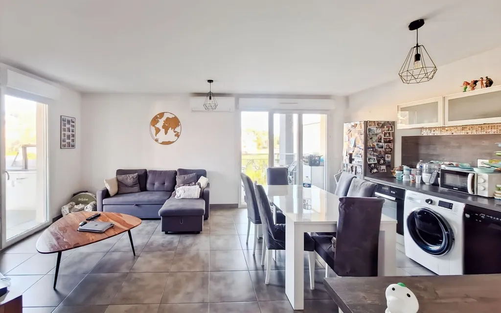 Elutuba - City Centre Apartment with Terraces in Pégomas
