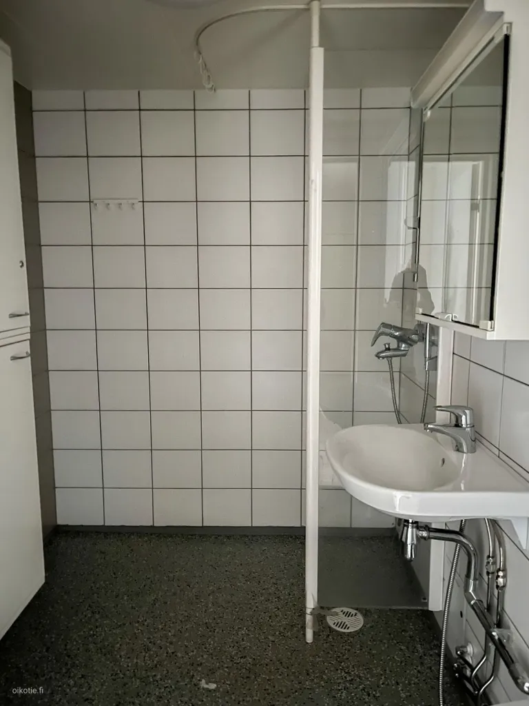 Vannitoad - Spacious Flat with Balcony in Länsimäki, Vantaa