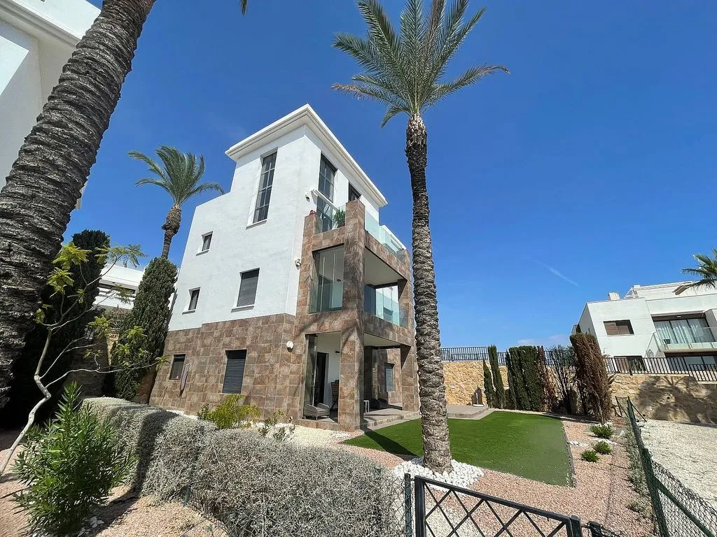 Välivaade - Penthouse with Pool in Campos de Golf