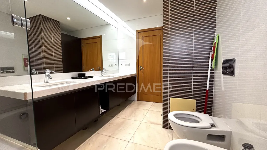 Vannitoad - Penthouse with Panoramic View in São Domingos de Benfica