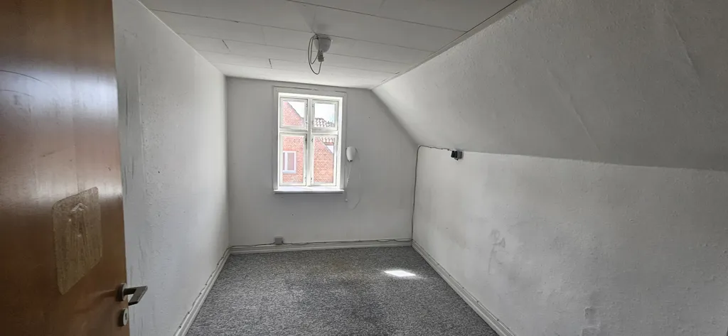 Pièces - Five-Room Flat with Character in Ulstrup