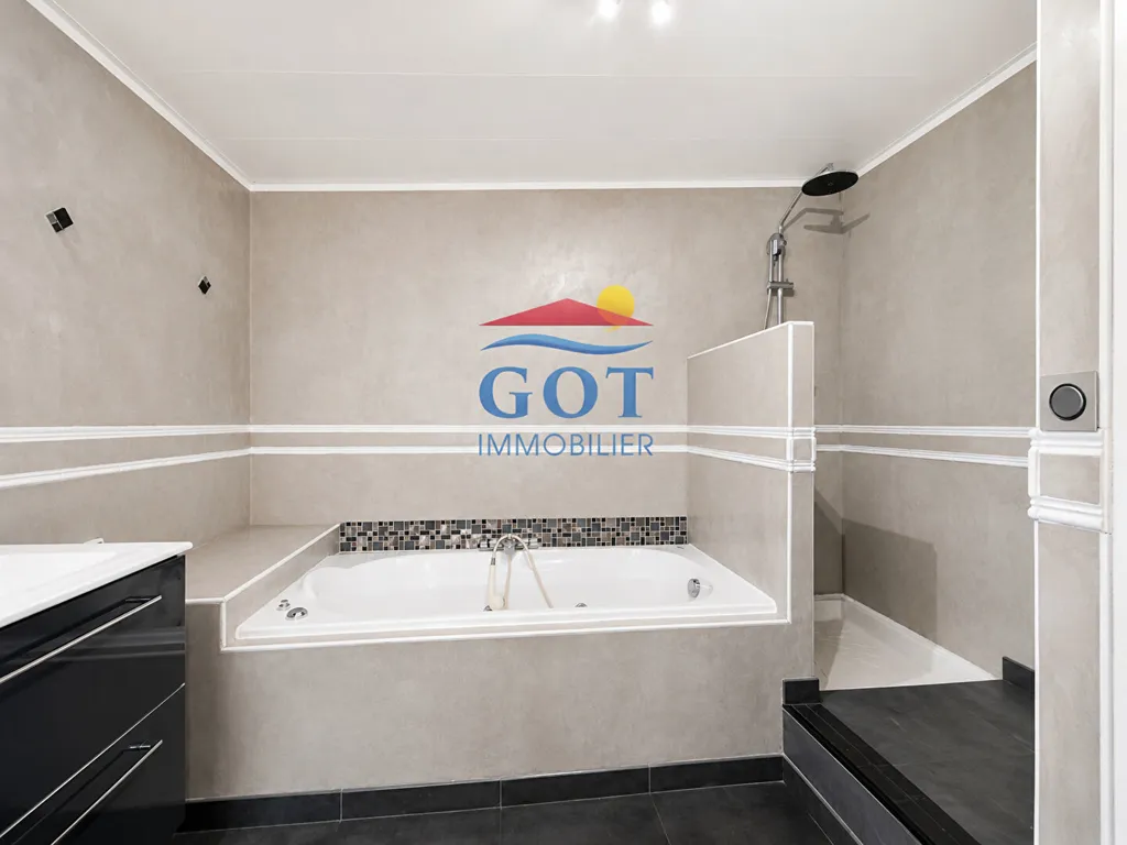 Salles de bain - Maison de Ville avec Terrasse sans Vis-à-Vis à Bompas