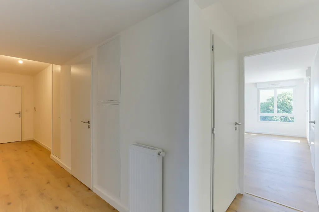 Esik - Bright Apartment with Terrace in Chantepie