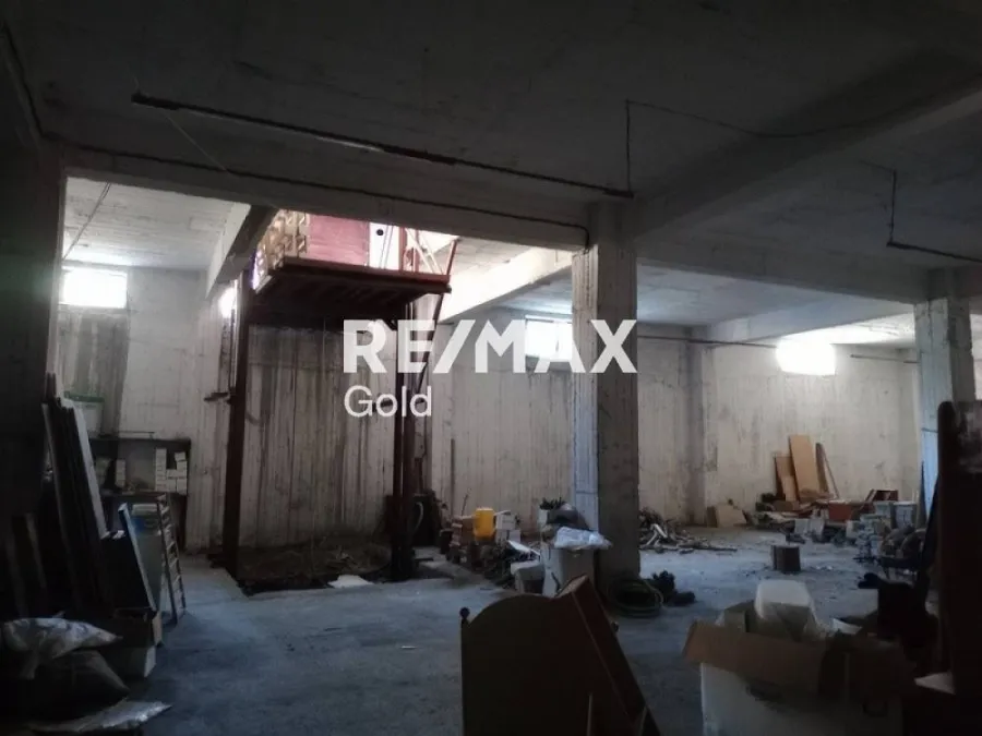 Garage - Central Retail Space with Parking in Thessaloniki