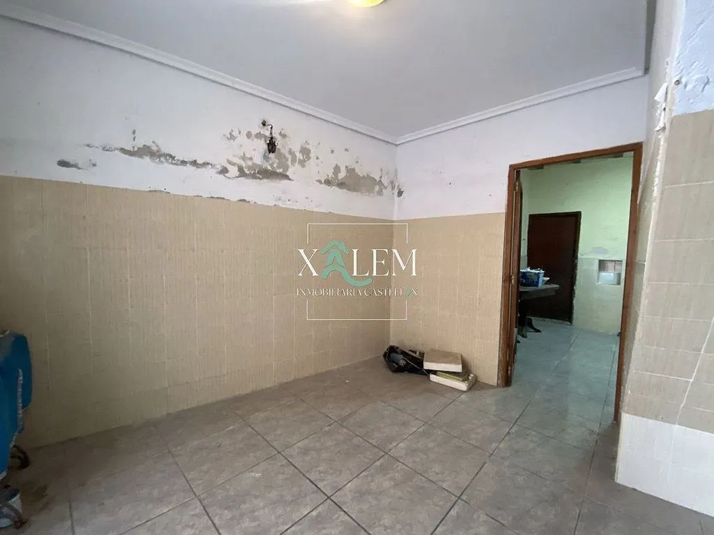 Toad - Significant House with Terrace in Vila-real