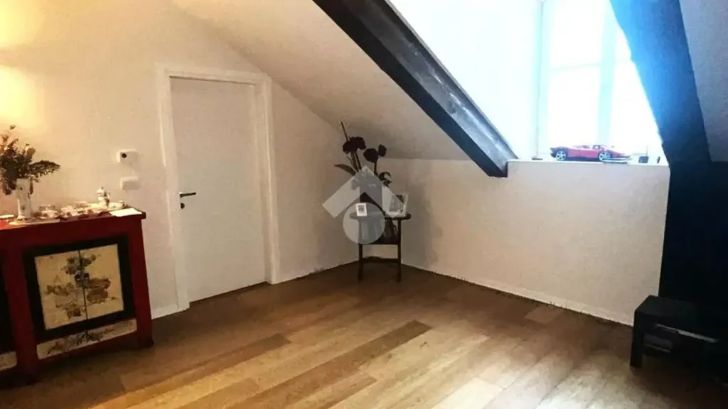 Pièces - Mansarded Apartment in Historic Building, Turin