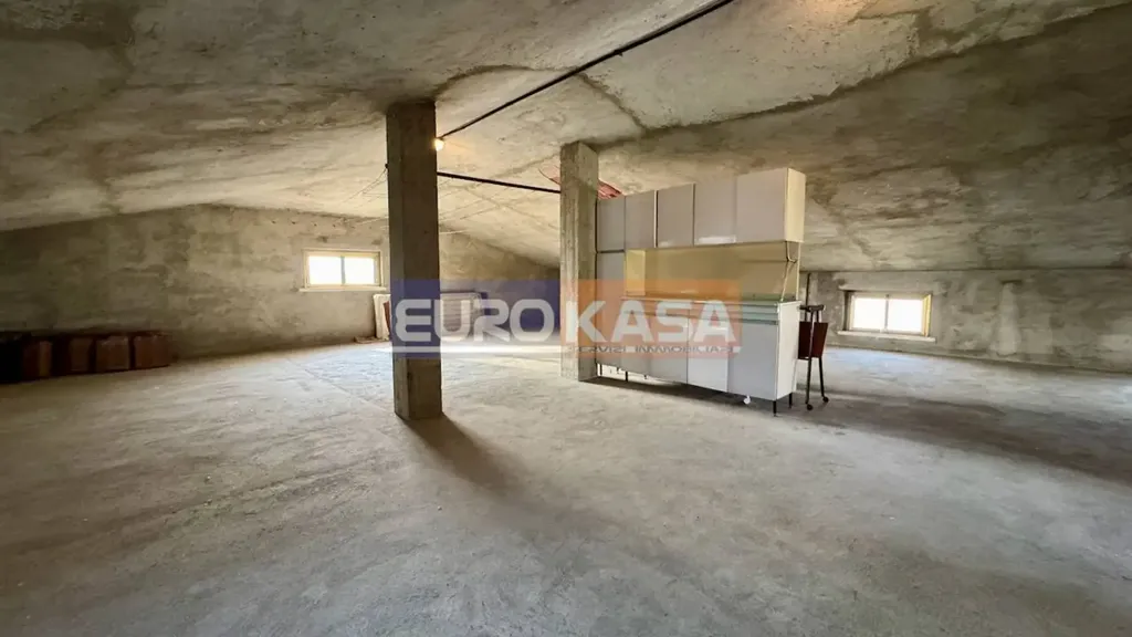 Garage - Villa with Garden in Osio Sopra