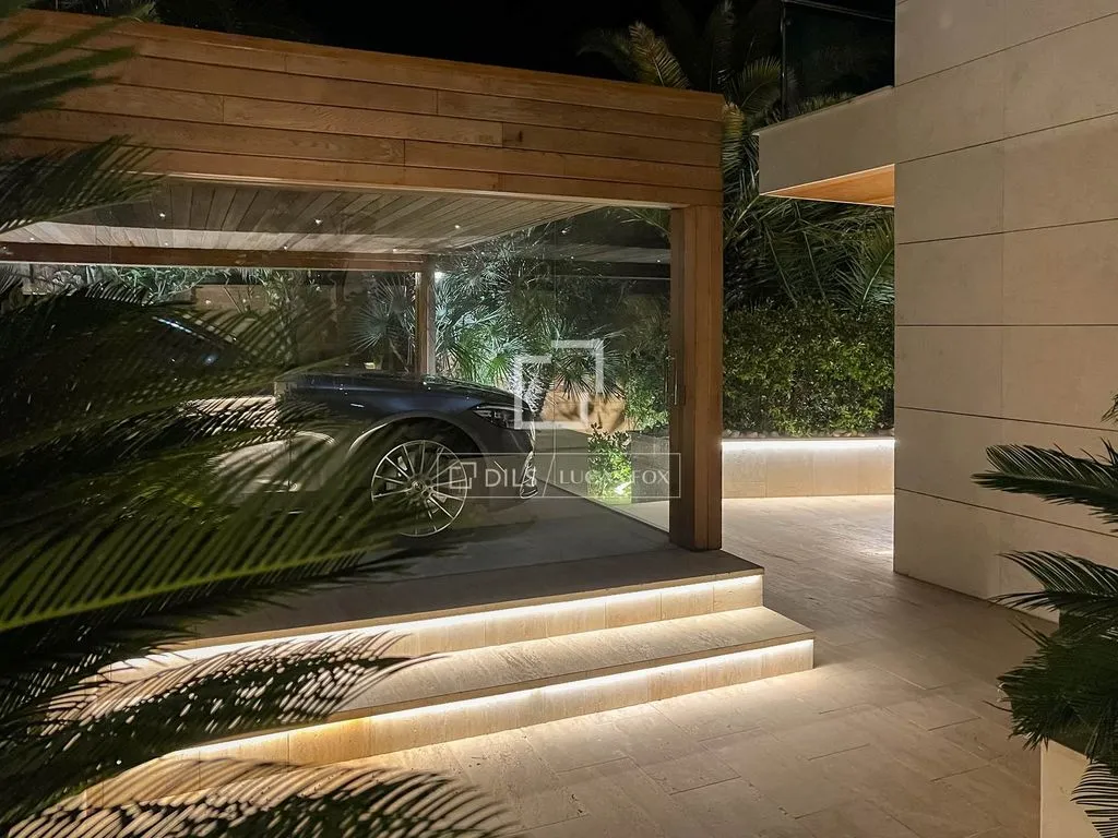 Garaaž - Luxury Villa with Sea View in Altea Hills