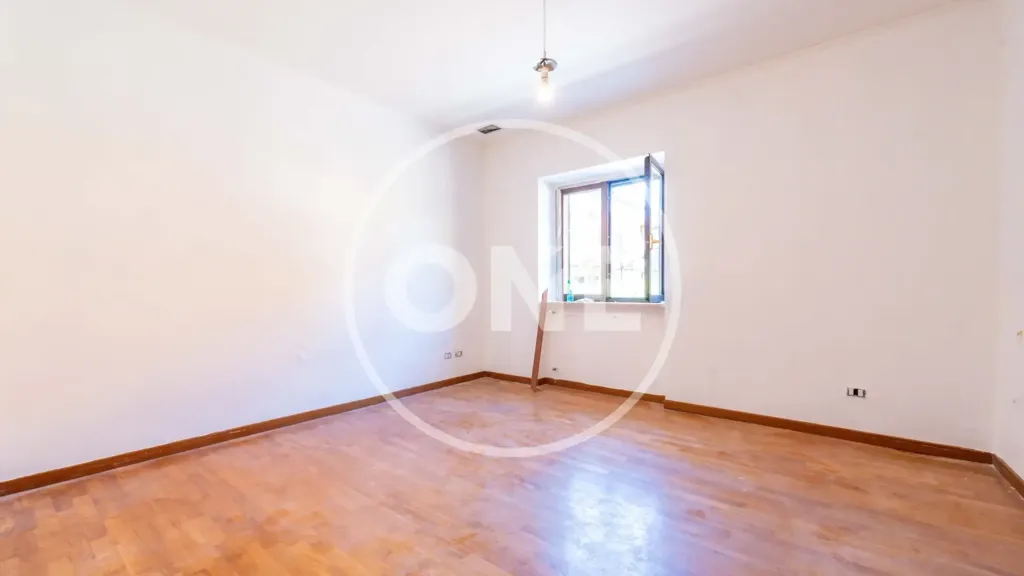 Pièces - Ground Floor Apartment with Garden in Rome