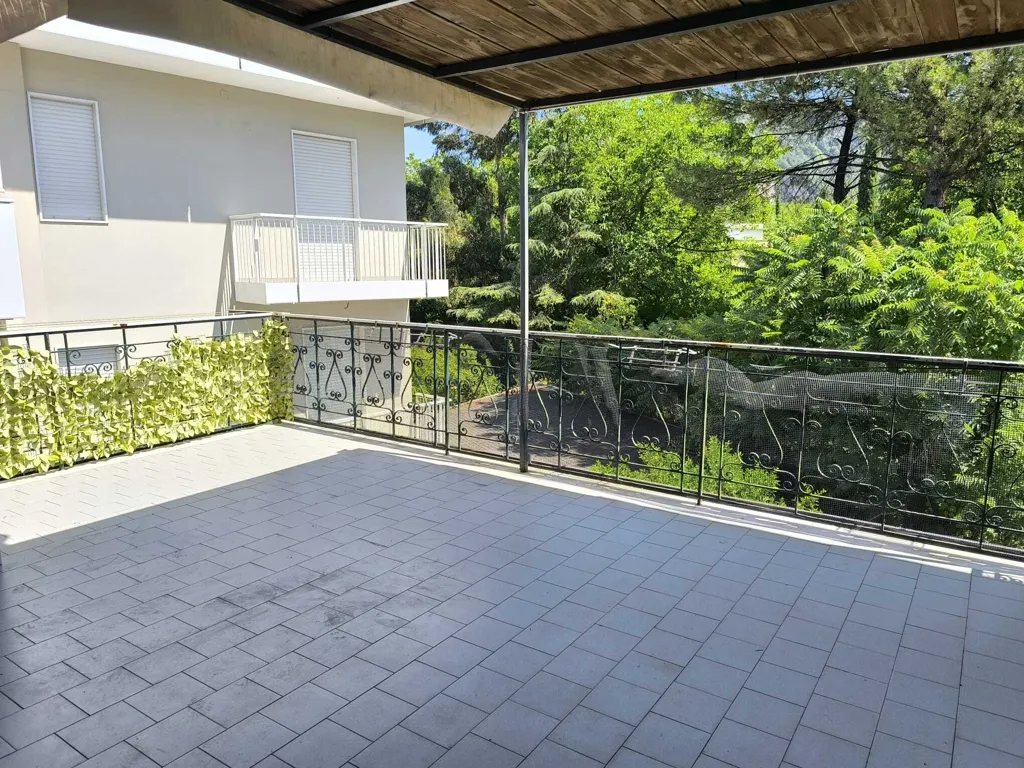 Balcone - Apartment with Terrace in Liveri