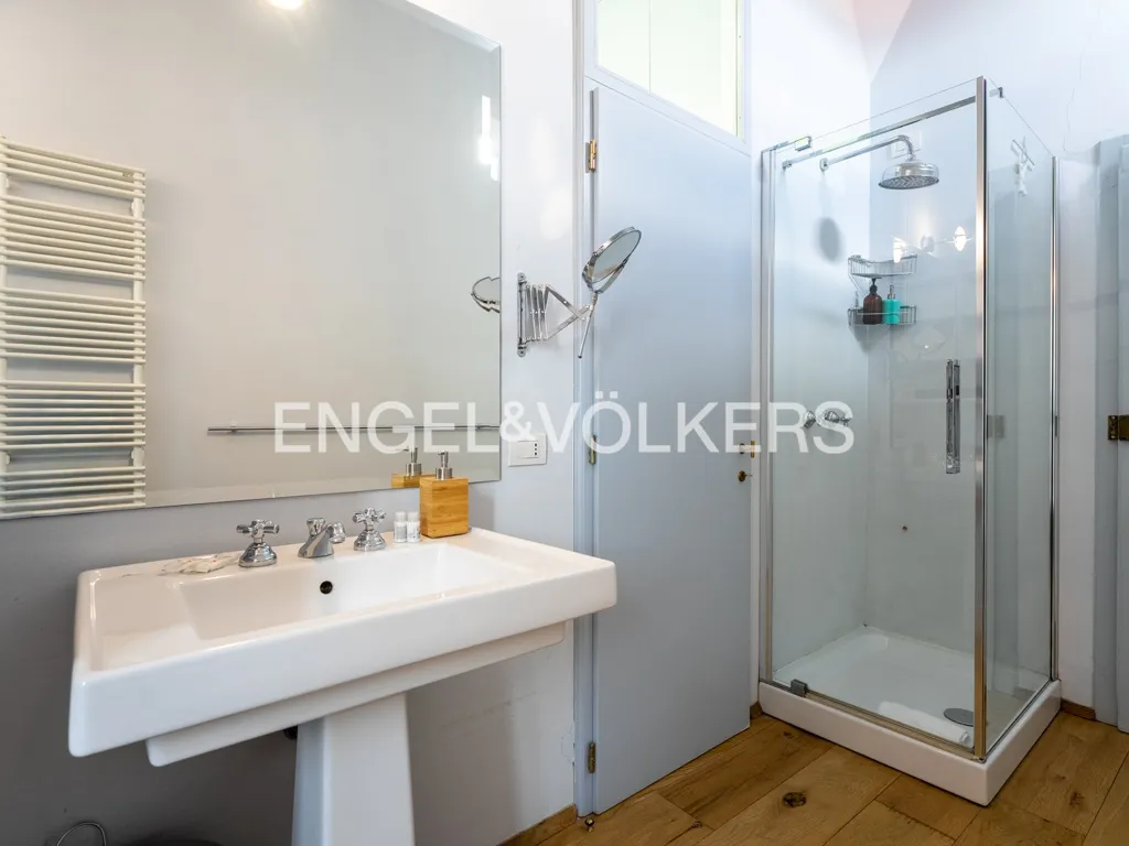 Salles de bain - Renovated Apartment with Rooftop Views in Florence