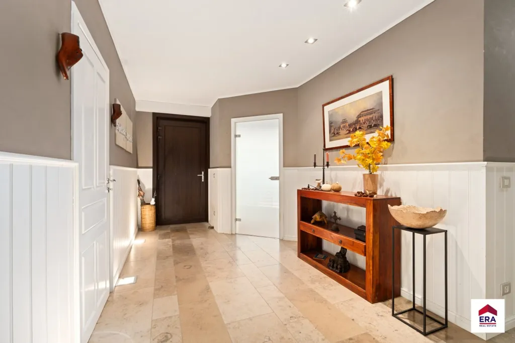 hallway_entrance