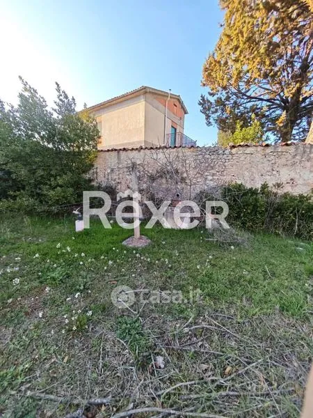 Aed - Independent House with Garden in Raiano