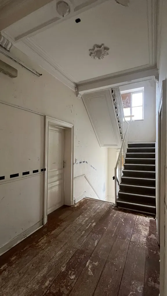 Toad - Notable House to Renovate in Genappe