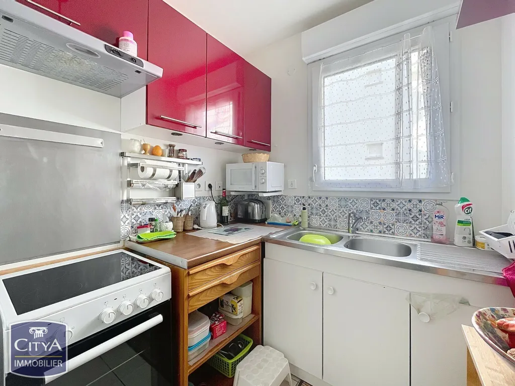 Kitchen - Modern Apartment with Two Bedrooms in Lucé