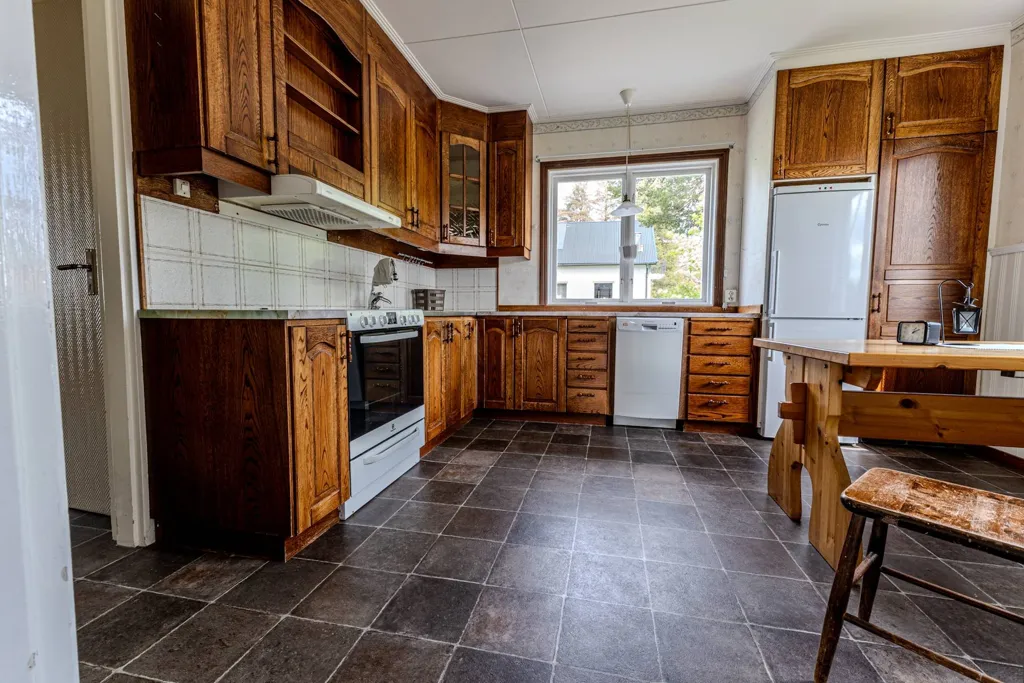 Cucina - Classic Red Brick Villa with Garden in Jörn
