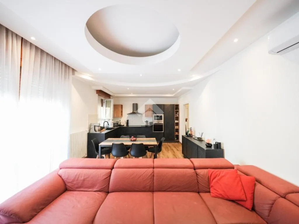 Séjour - Rustic Villa with Balcony in Verano Brianza