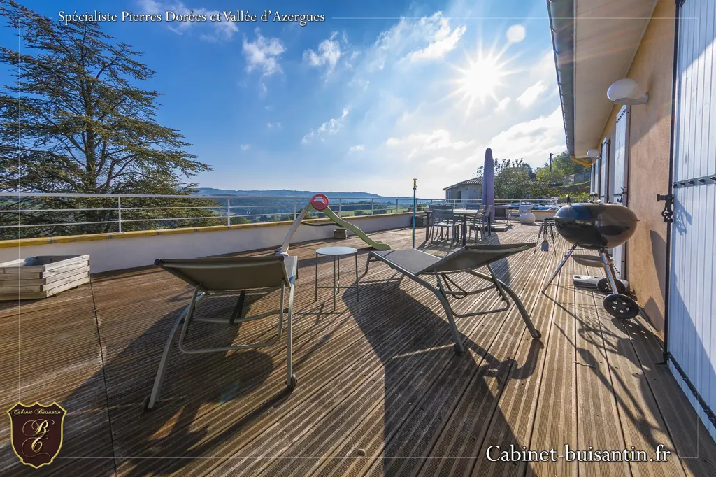 Terrass - Architectural Villa with 180° View in Chessy