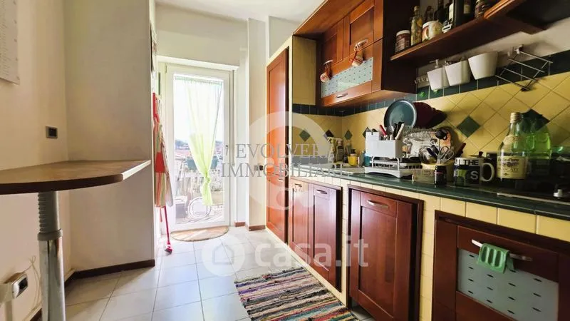 Cuisine - Three-Bedroom Apartment with Balcony in Rome