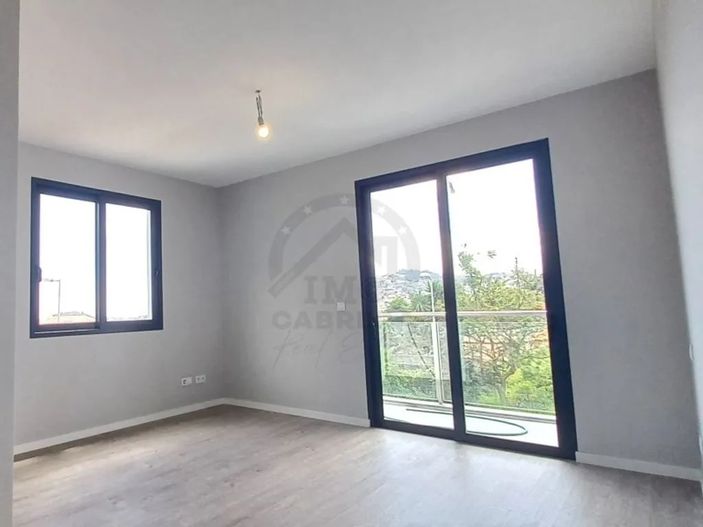Pièces - Modern Semidetached House with Garden in Sao Roque