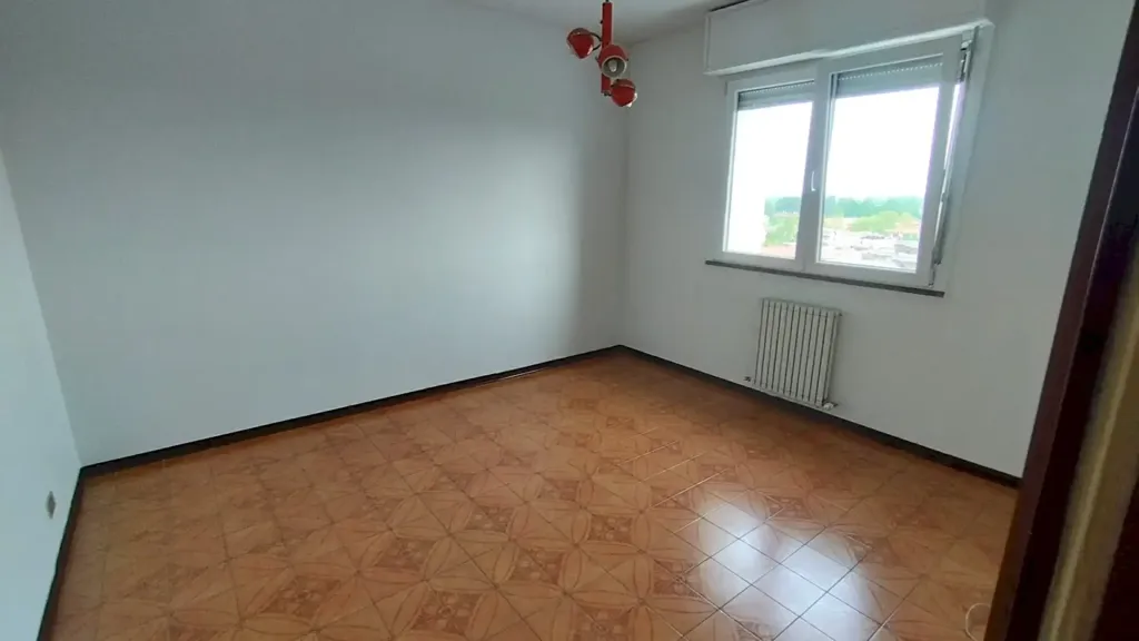 Pièces - Spacious Apartment with Balcony in Modena