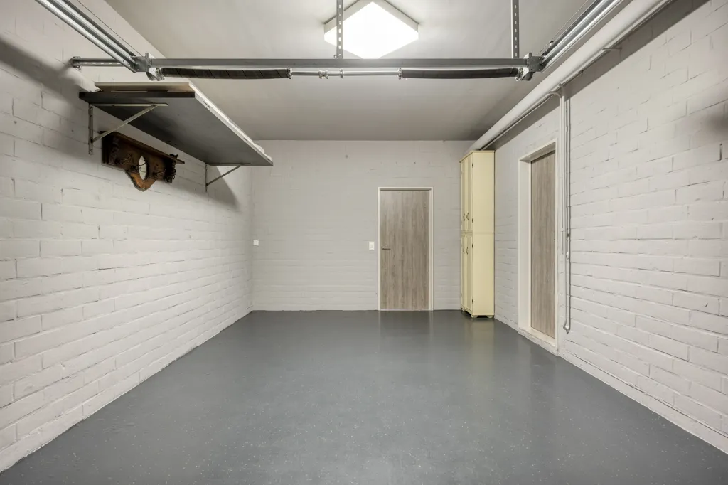 Garaaž - Instapklare Bel-etage in Stabroek
