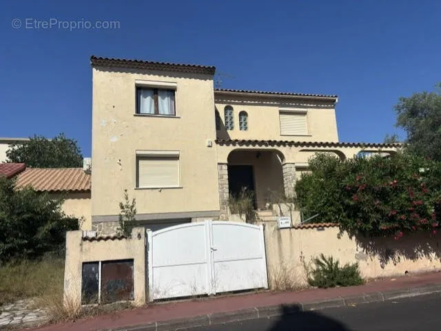 Exterior - Maison F7 with Garden in Montpellier