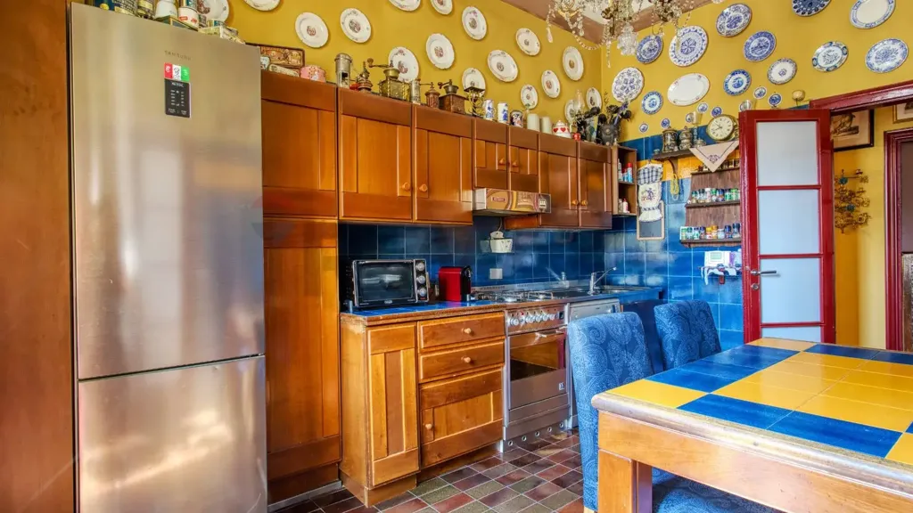 Salle à manger - Historic Apartment with Double Balcony in Novara