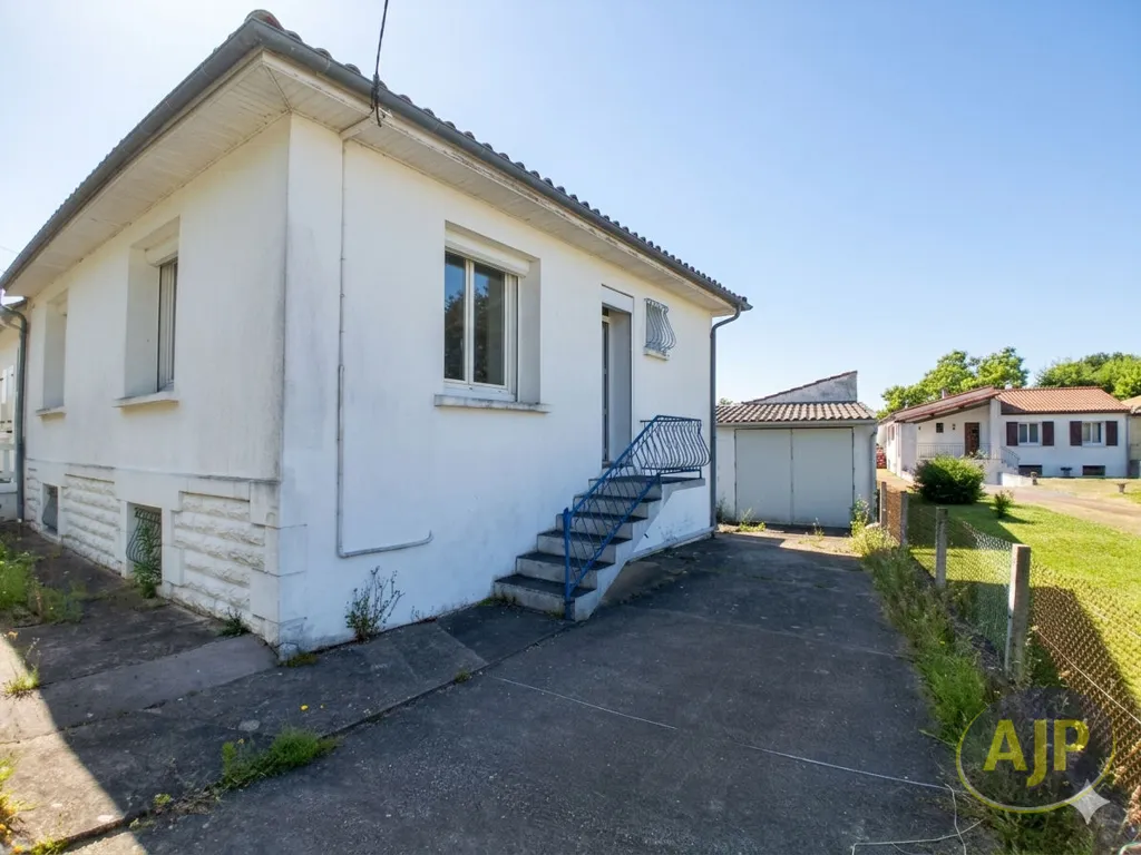 Välivaade - 3-Bedroom House with Garden in Saintes Rive Droite