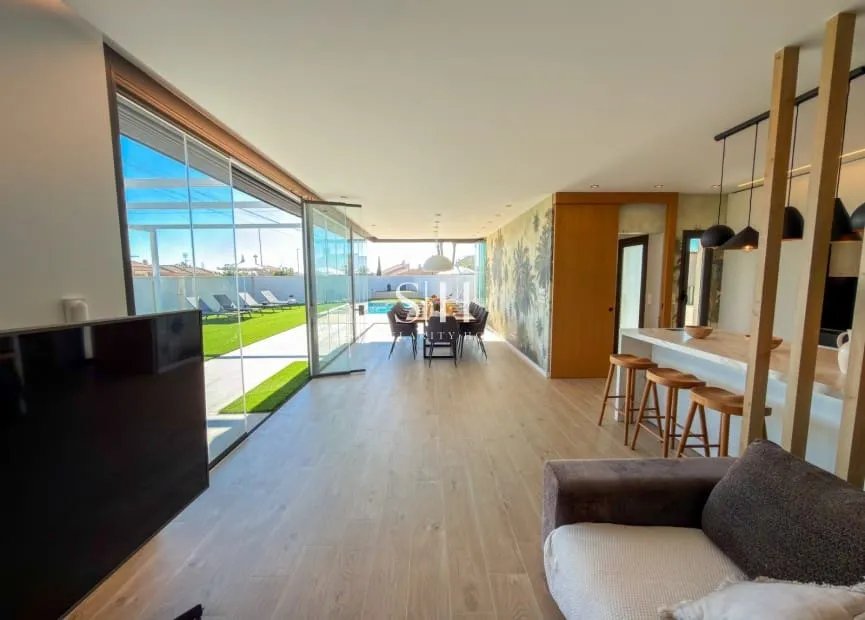 Living Room - Contemporary Villa with Private Pool in San Fulgencio