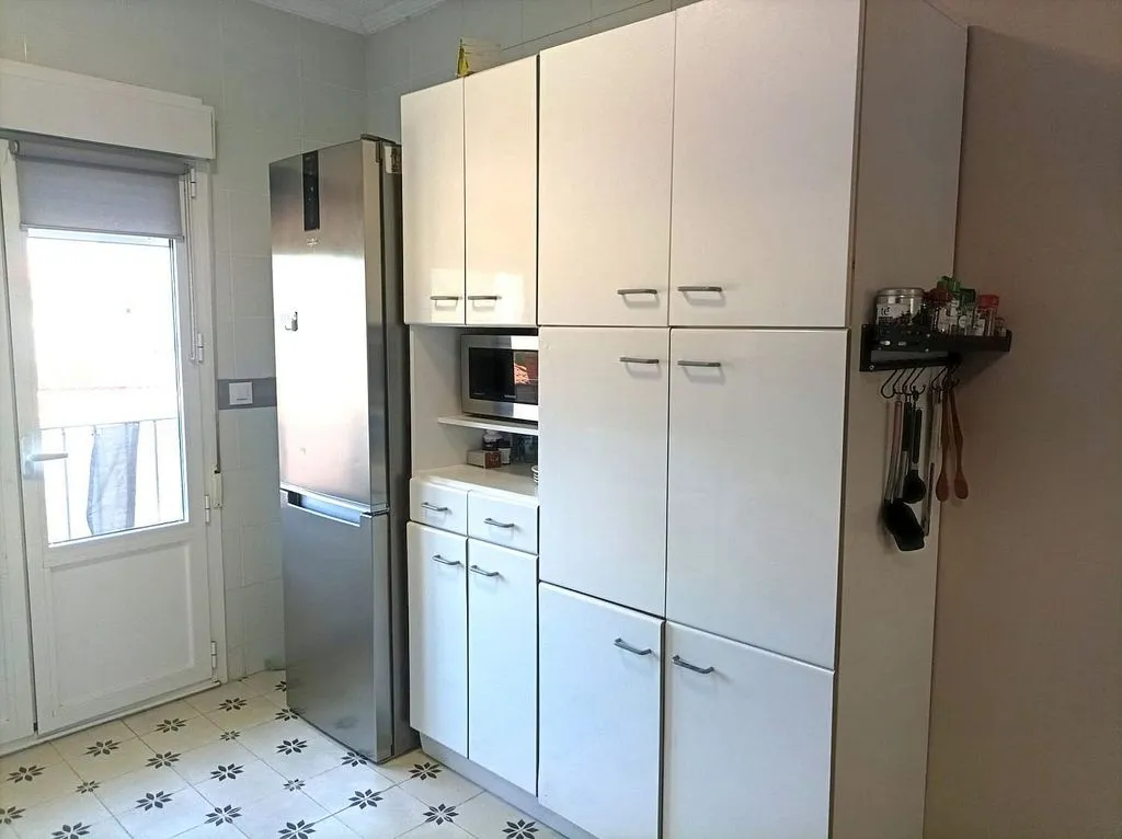 Köök - 2-Bedroom Flat with Balcony in Barreda