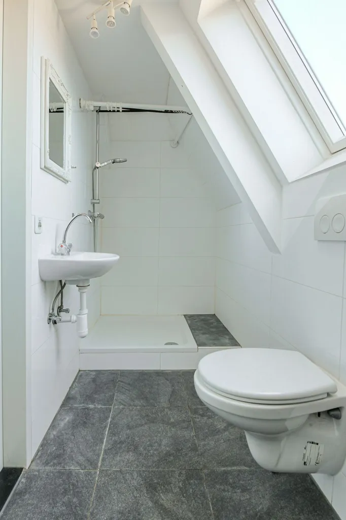 Salles de bain - Compact Apartment with Terrace in Breda