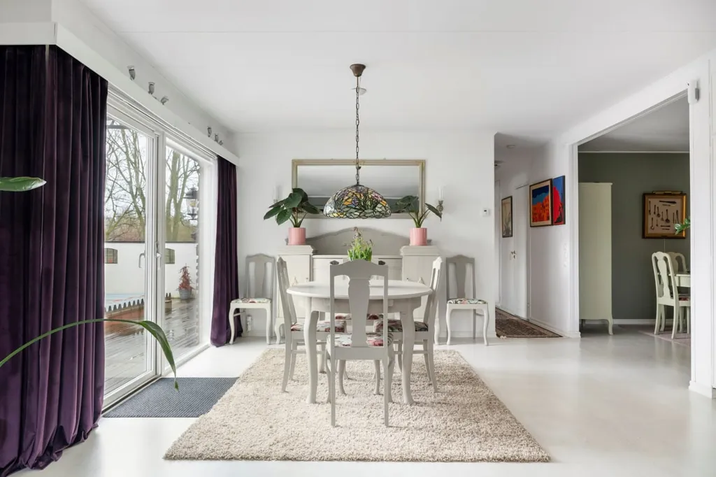 Salle à manger - 1-Storey Villa with Pool in Family-Friendly Area