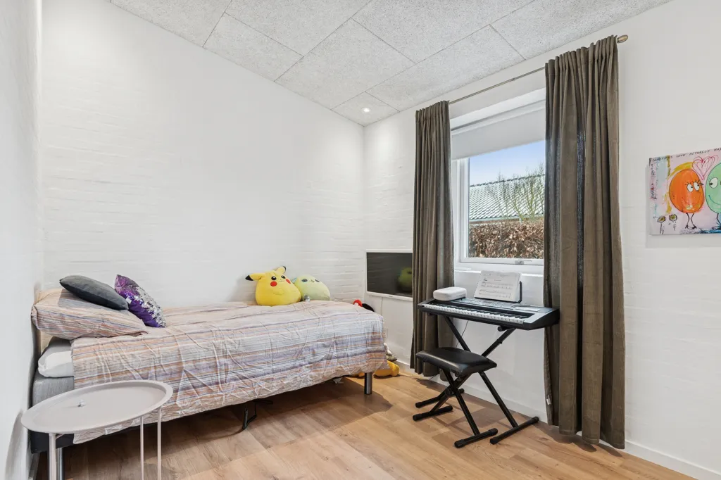 Magamistoad - Contemporary Villa with Terrace in Brande