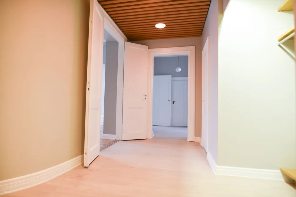Entrée - Bright Apartment with Historic Charm in Turku Centre