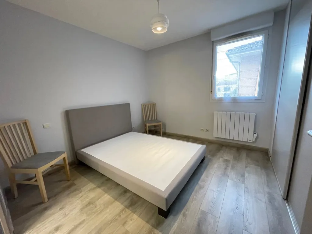 Chambres - Appartement Meublé avec Terrasse et Parking à Lavaur
