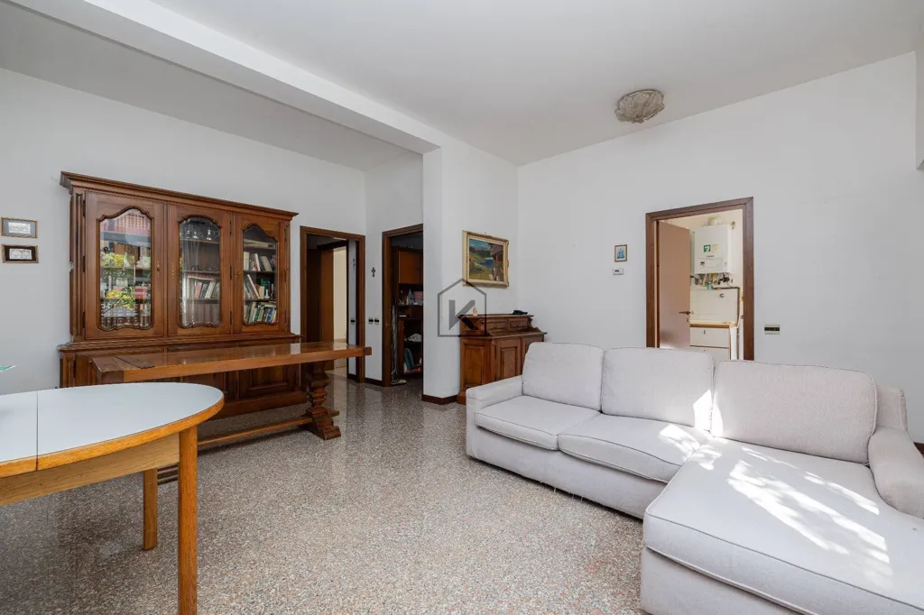 Living Room - Luxury Villa with Private Garden in Milan