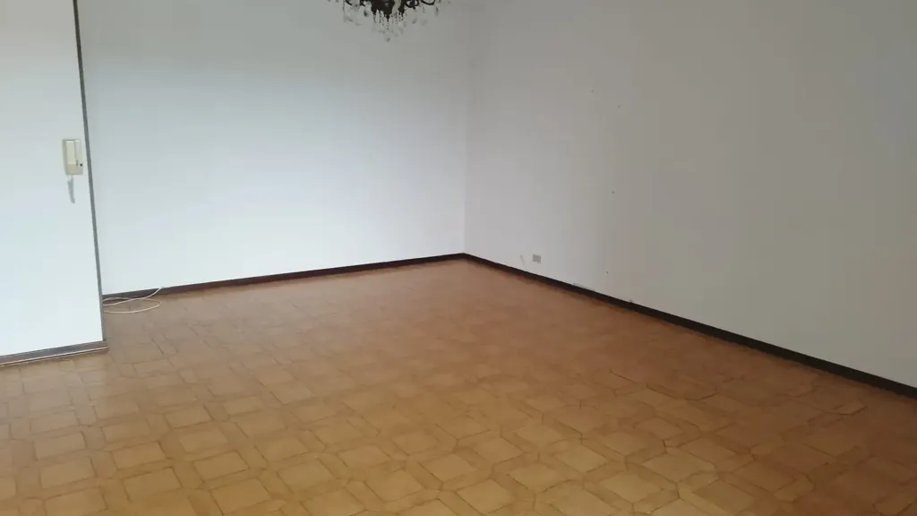 Pièces - Spacious Apartment with Balcony in Modena