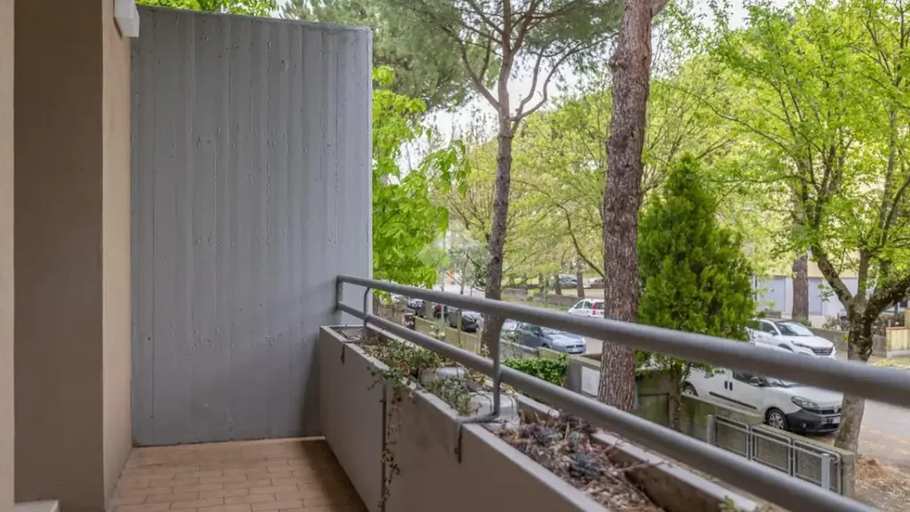 Rõdu - Rearranged Apartment with Balcony in Cesenatico