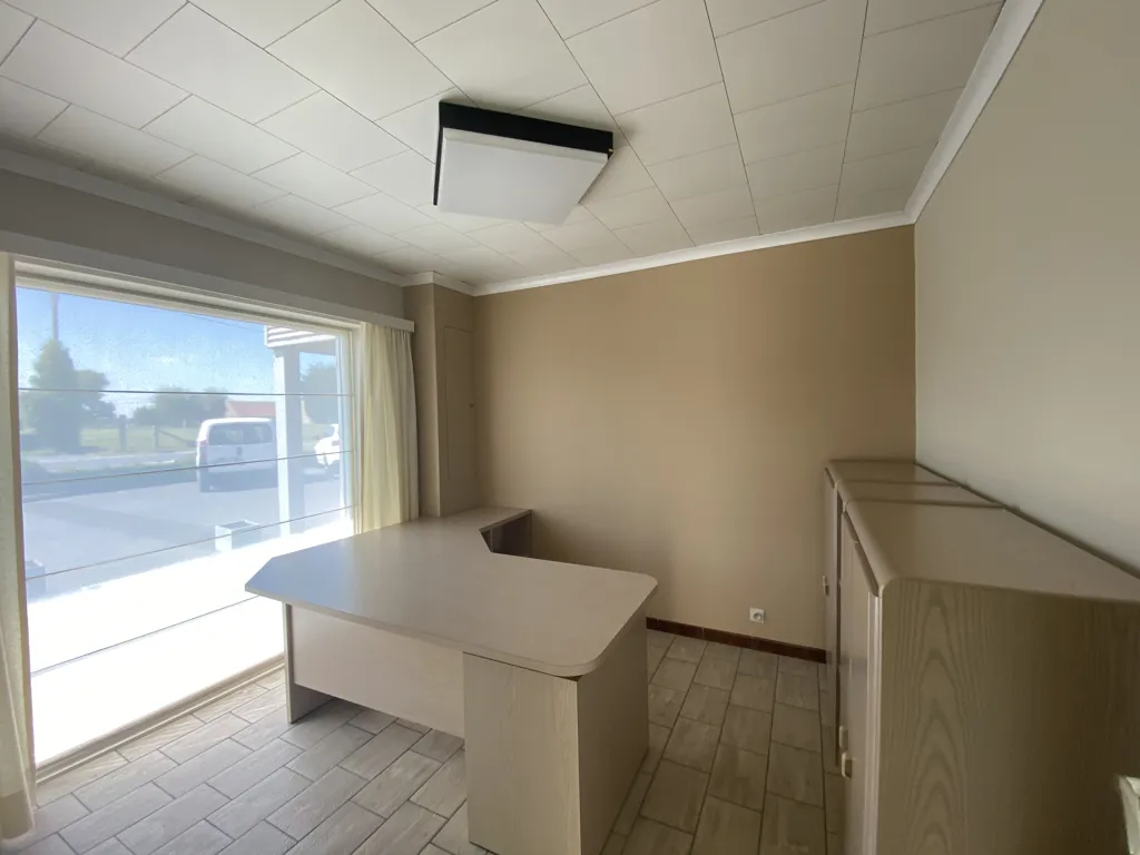 Kabinet - Office Space with Parking in Lichtervelde