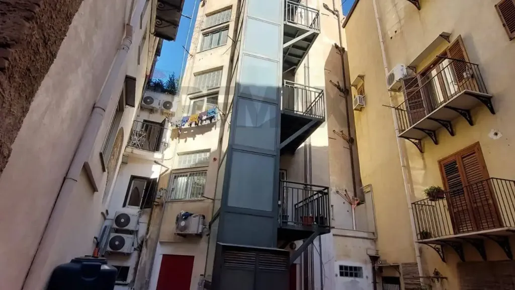 Giardino - Appartamento con tre balconi nel centro storico di Palermo