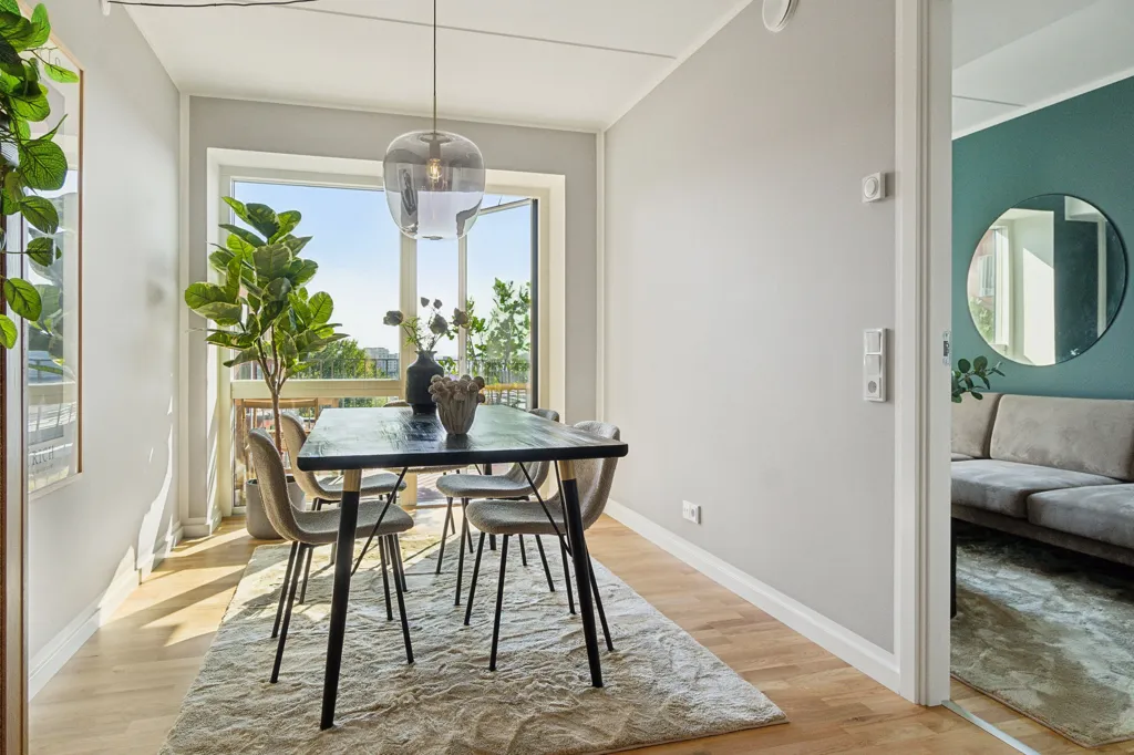 Salle à manger - 4-Bedroom Apartment with Balcony in Herlev
