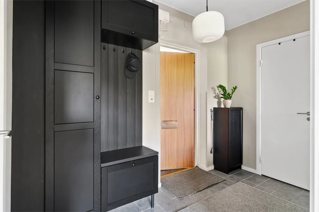 Esik - Efficient 1.5-Room Apartment with Modern Design in Strängnäs