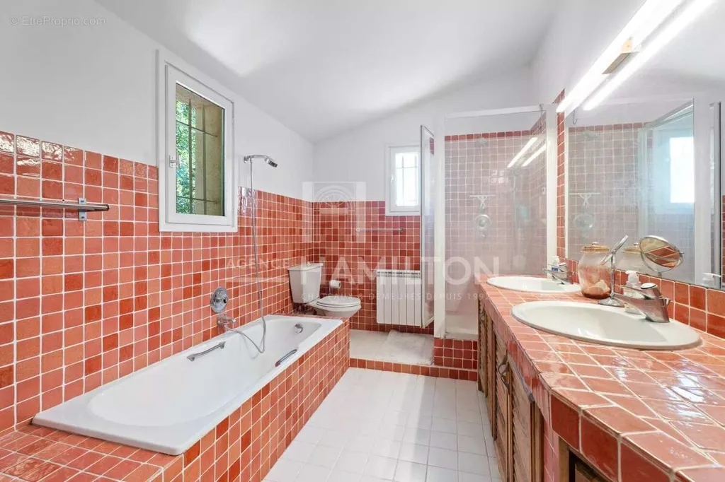 Vannitoad - Luxury Villa with Pool in Grasse