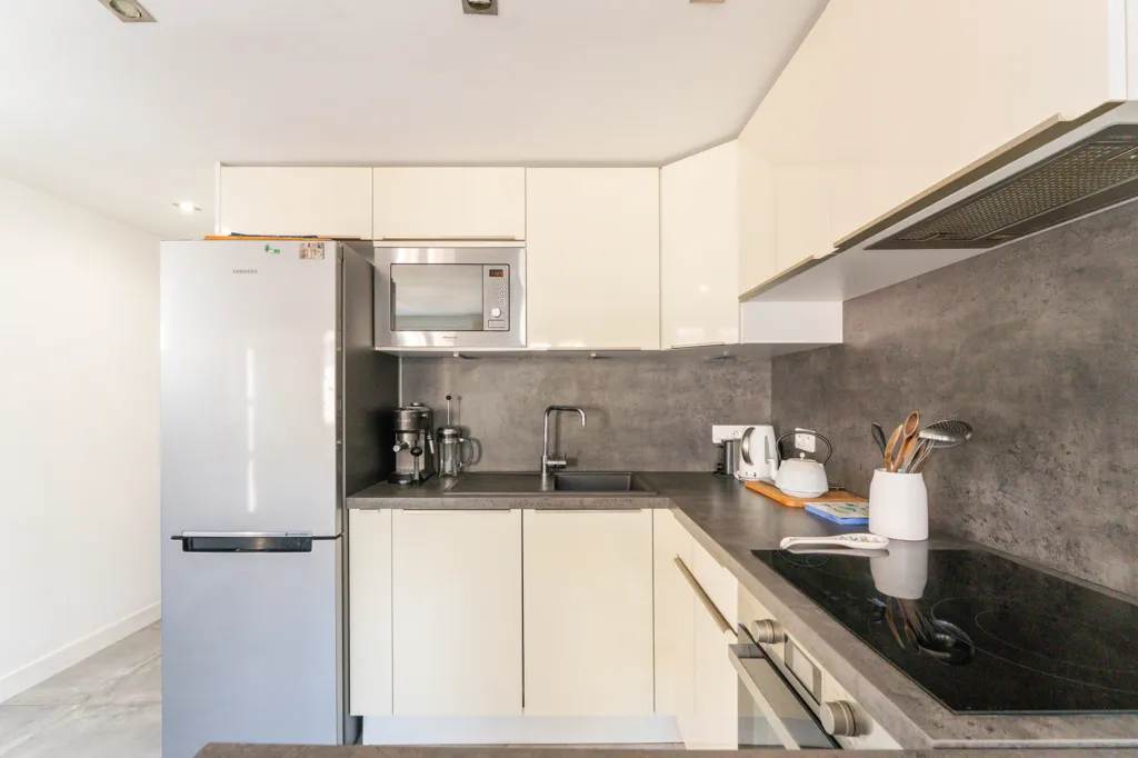 Rearranged Cabanon with Terrace in Goudes